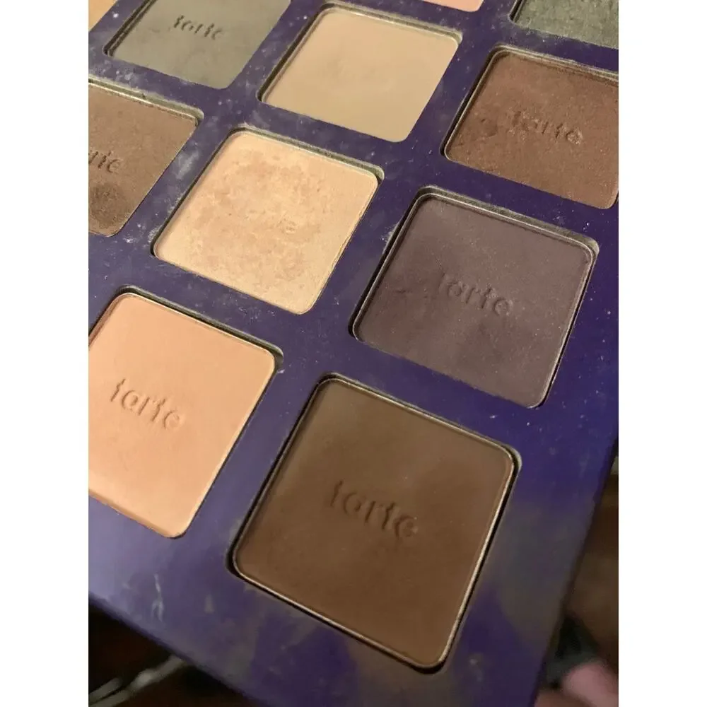 20 Shade HIGH PERFORMANCE NATURALS EYESHADOW PALETTE by‎ TARTE